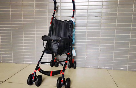 （铜奖）智能婴儿车